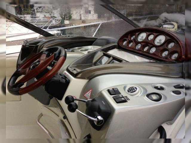 2005 Cranchi Mediterranee 47 for sale