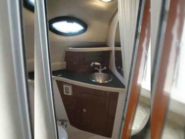 Regal 2465 Commodore for sale