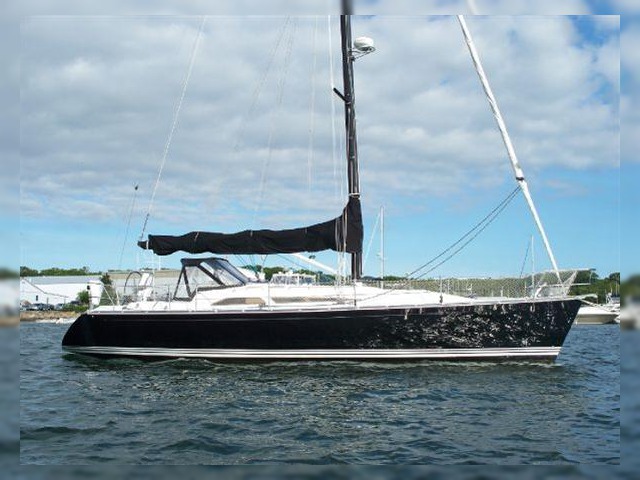 2001 C&C 121