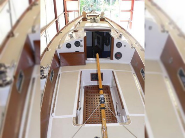Kupiti 1964 Hinckley Pilot 35 Sloop