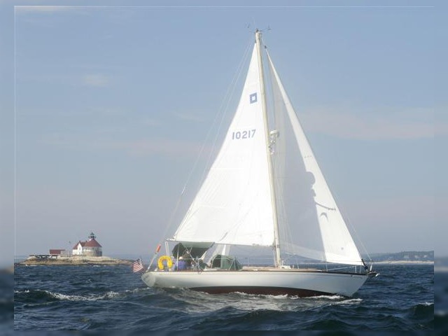 Kupiti 1971 Hinckley Pilot 35 Sloop