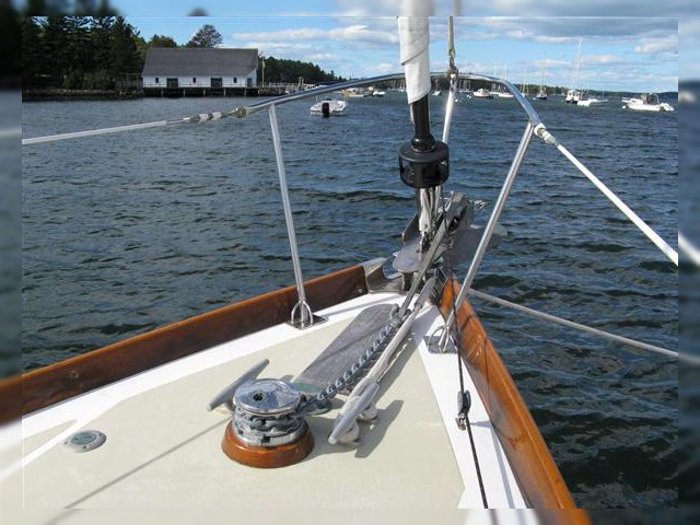 Kupiti 1971 Hinckley Pilot 35 Sloop
