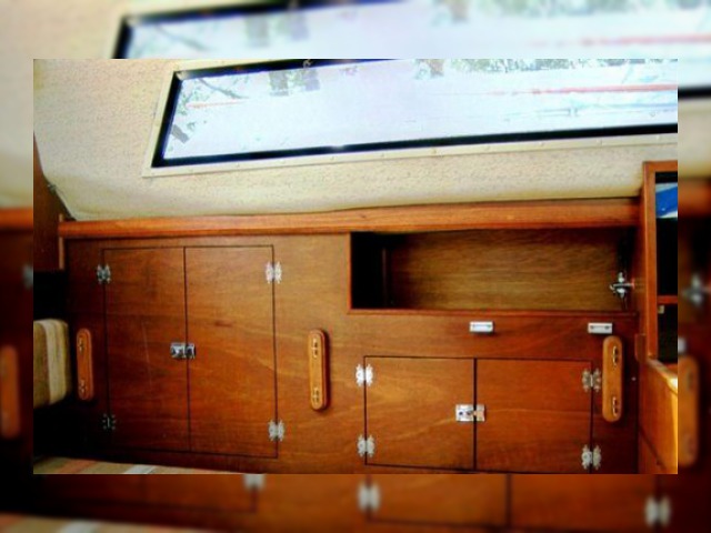 1982 Hunter Delta 25 for sale