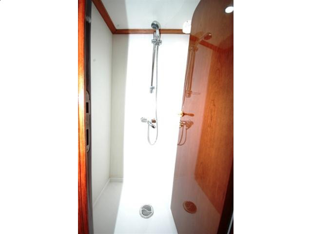 2005 Elegance 72