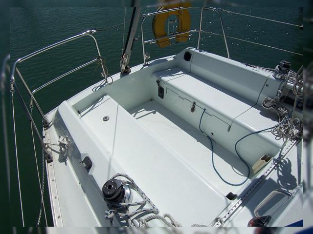 1985 Moody 28 for sale