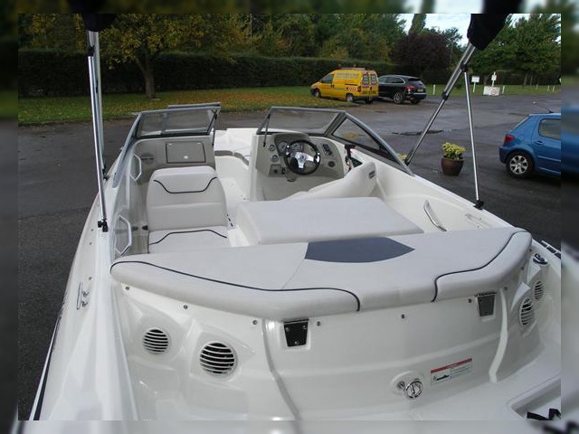 2011 Larson 850 in vendita