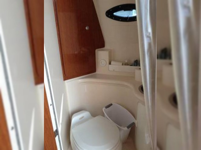 2005 Regal 2665 Commodore for sale