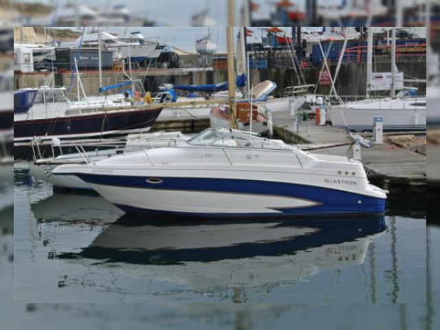 2005 Glastron 249