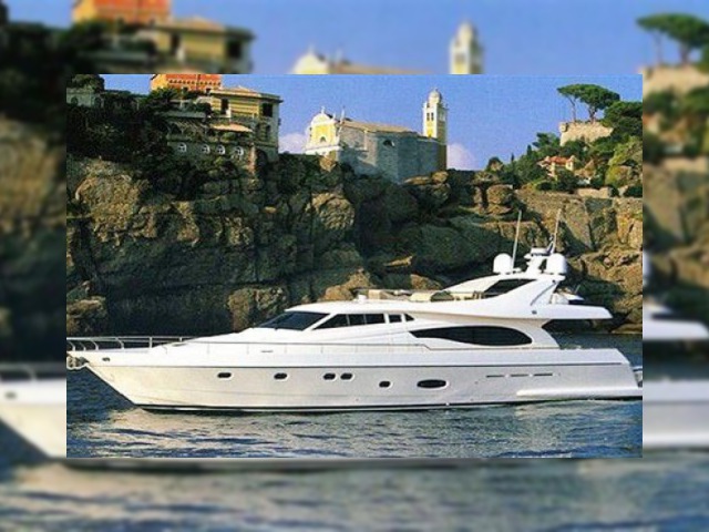 2004 Ferretti 730