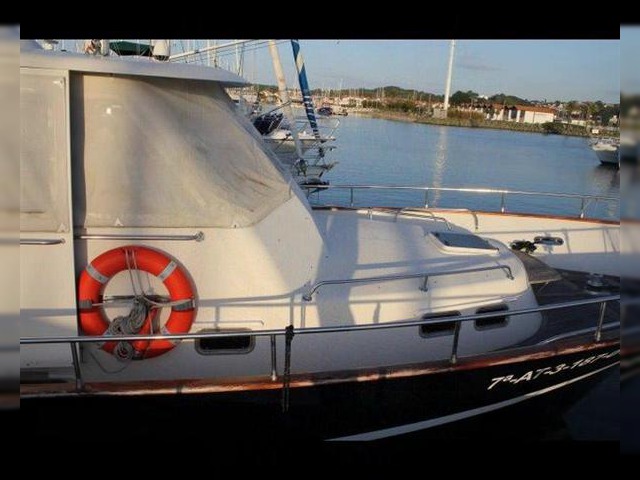 2001 Belliure 48