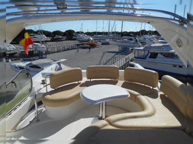 2002 Azimut 68