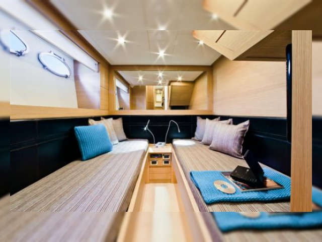 Buy 2008 Pershing 64 Silver