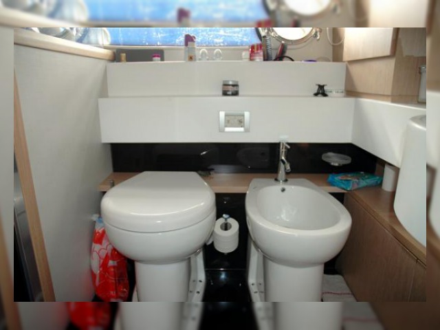 Buy 2011 Ferretti 570