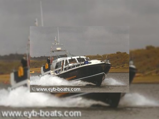 2001 Aquastar 38