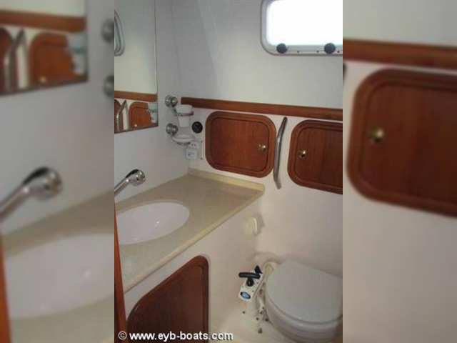 2001 Aquastar 38