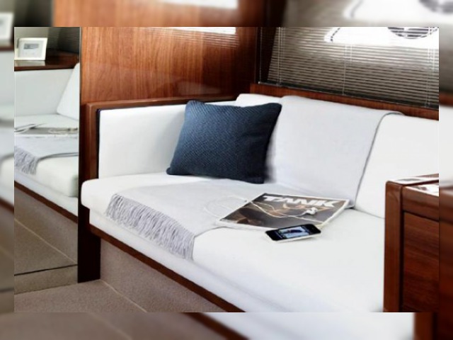 Rent 2012 Princess V39