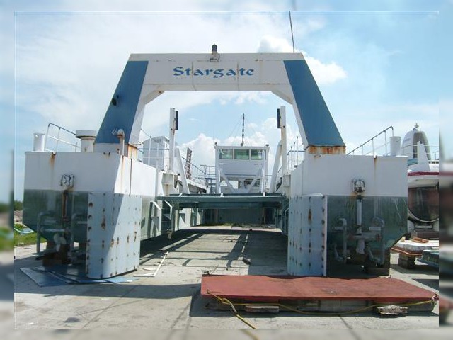 1995  Support Barge