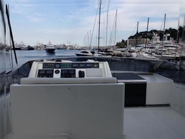 2005 Falcon 80