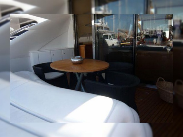 2004 Pershing 76 za prodaju