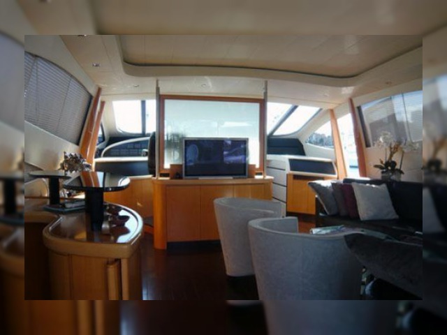 2004 Pershing 76