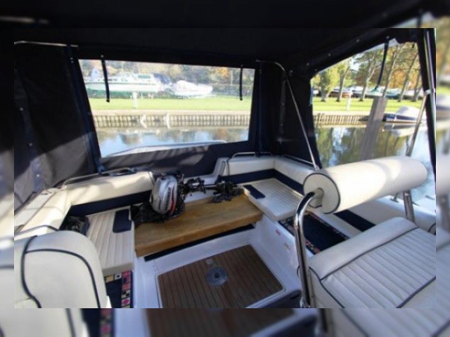 2008 Seamaster 27