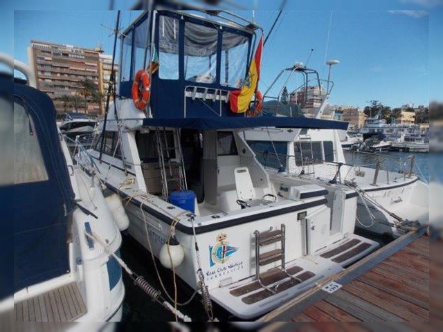 Buy 1990 Phoenix Marine 33