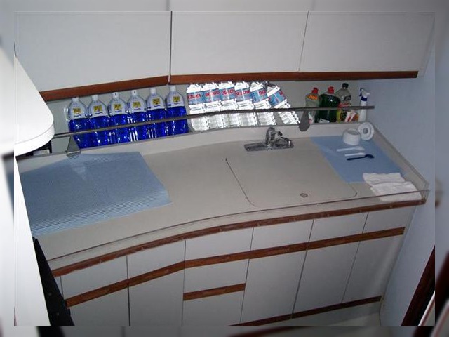 1990 Phoenix Marine 33