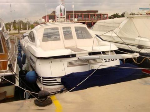 Pershing 54
