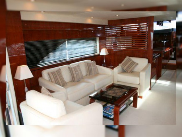 2007 Fairline Squadron