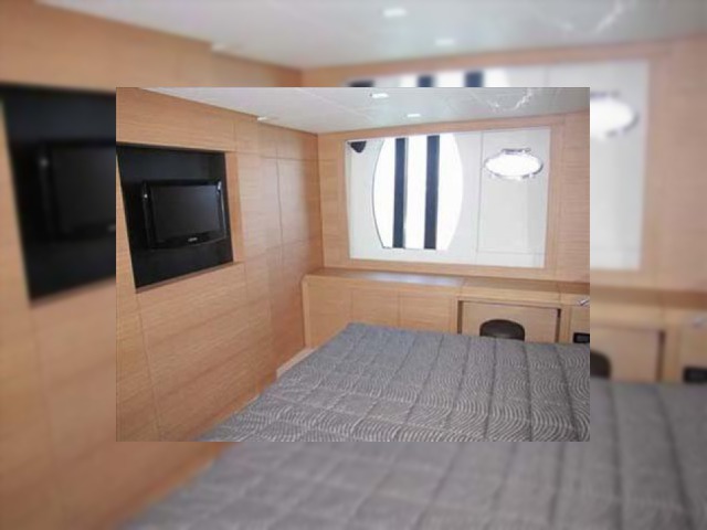 2010 Pershing 64 til salg