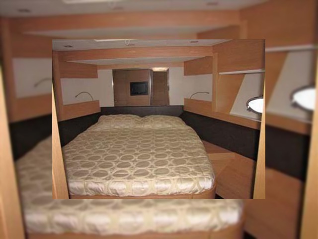 2010 Pershing 64 til salg