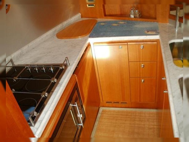 2007 Azimut 68 Evolution