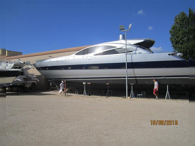 2005 Pershing 76 till salu