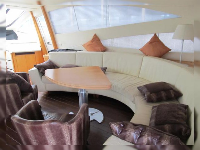 Köpa 2005 Pershing 76