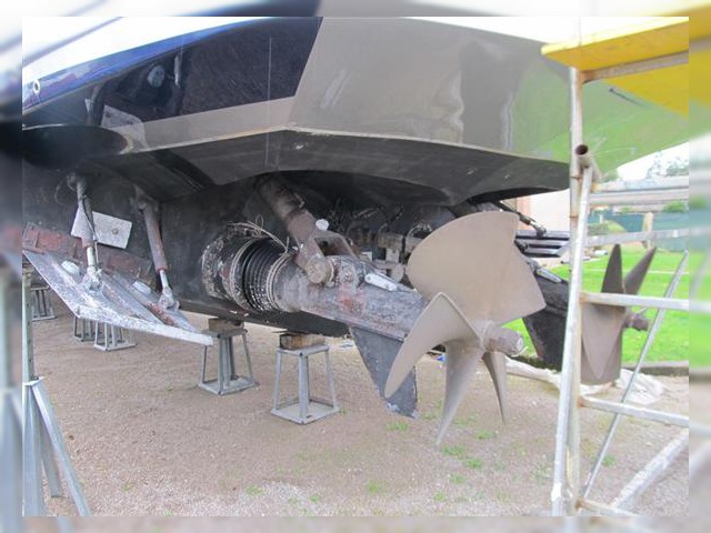 2005 Pershing 76