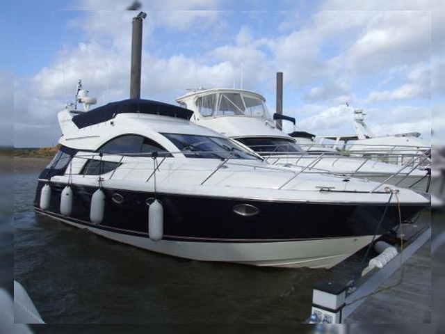 2000 Fairline Phantom 43