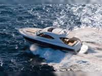 Riviera Marine 4400 Sport Yacht