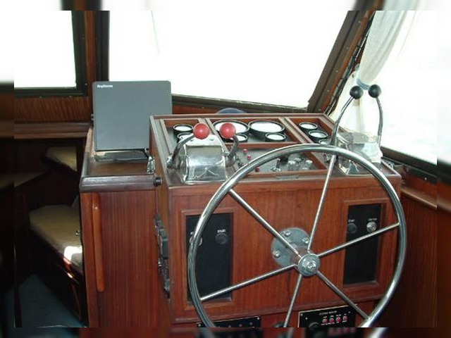 Comprar 1984 Hatteras 48