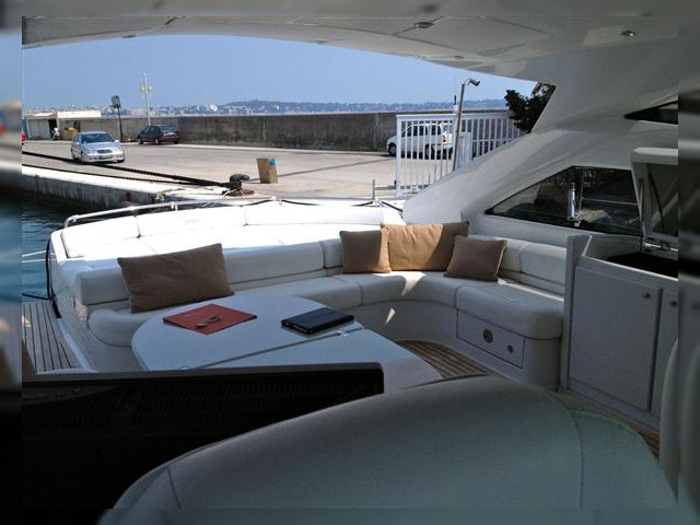 2009 Pershing 56
