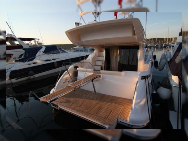 Köpa 2011 Azimut 48