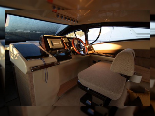 2011 Azimut 48