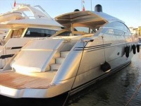 Pershing 64'