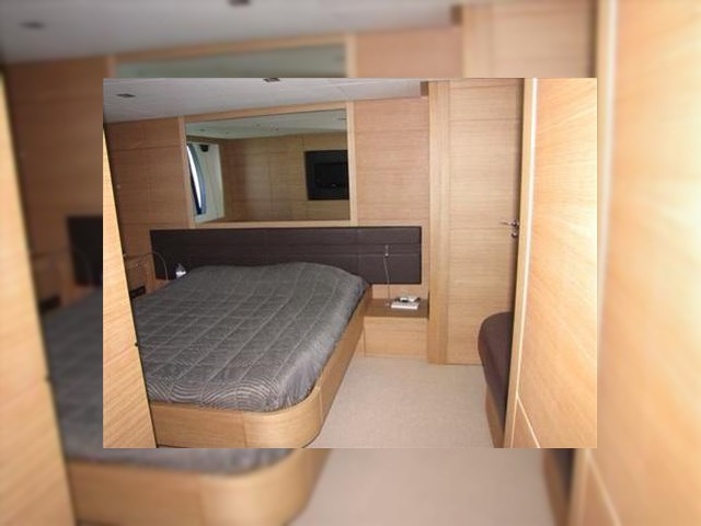 2010 Pershing 64' προς πώληση