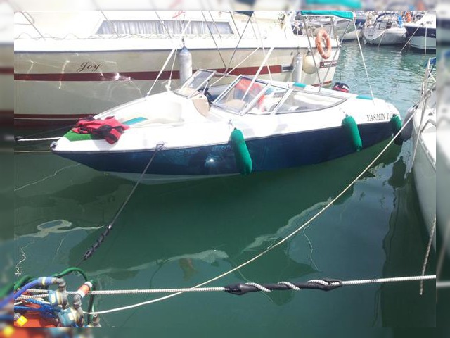 1999 Rinker Captiva