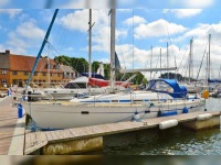 Bavaria 37