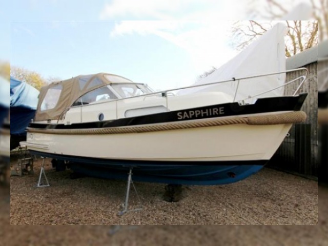 2011 Intercruiser 28 Cabin