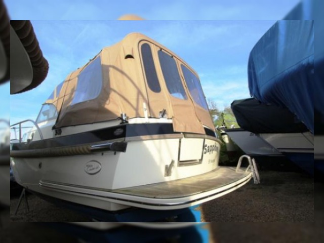2011 Intercruiser 28 Cabin en venta