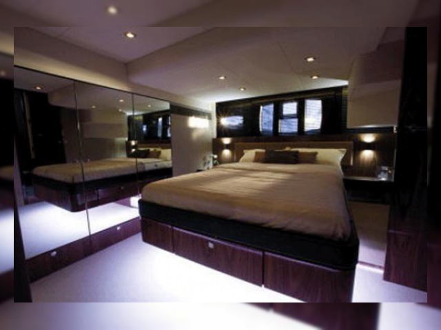 2011 Fairline Squadron 55