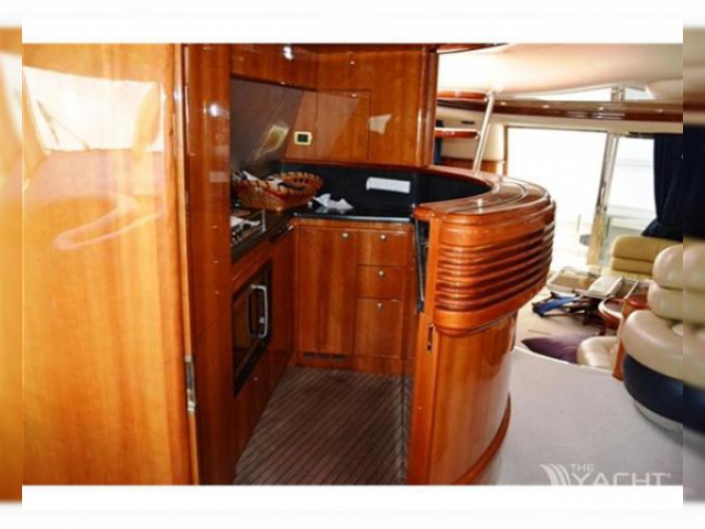 2004 Azimut 68 Fly