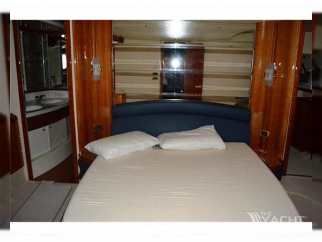Buy 2004 Azimut 68 Fly